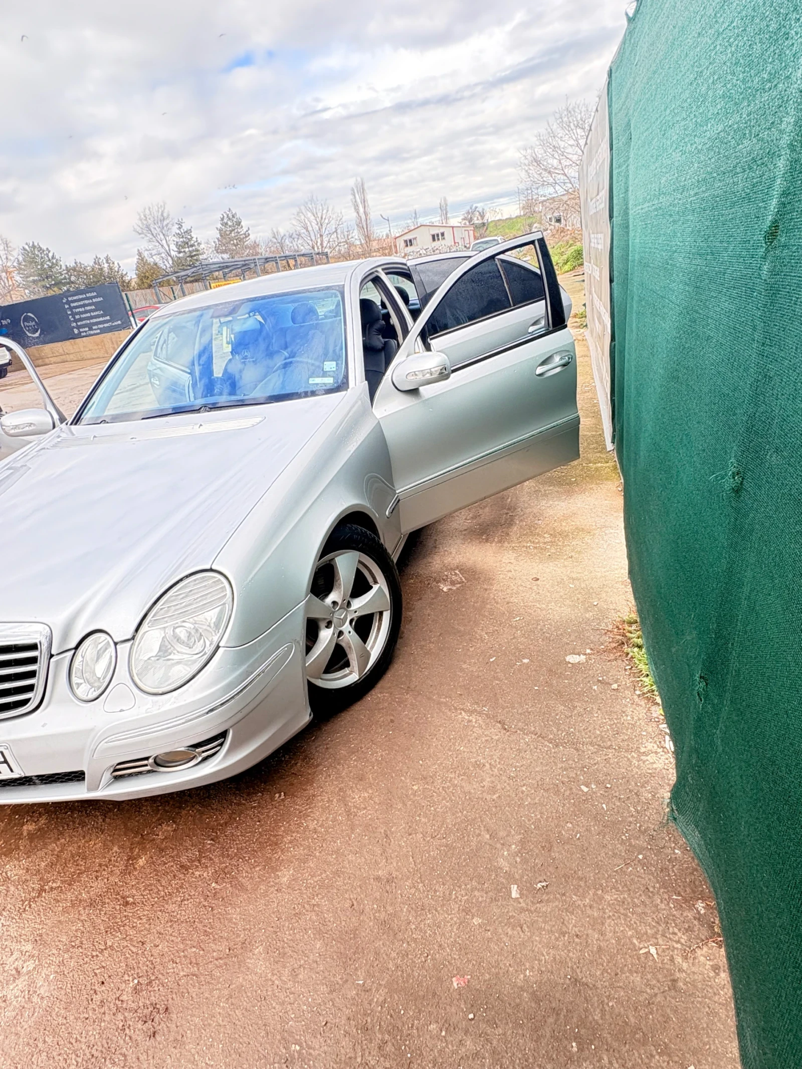Mercedes-Benz E 270, снимка 11 - Автомобили и джипове - 54862571