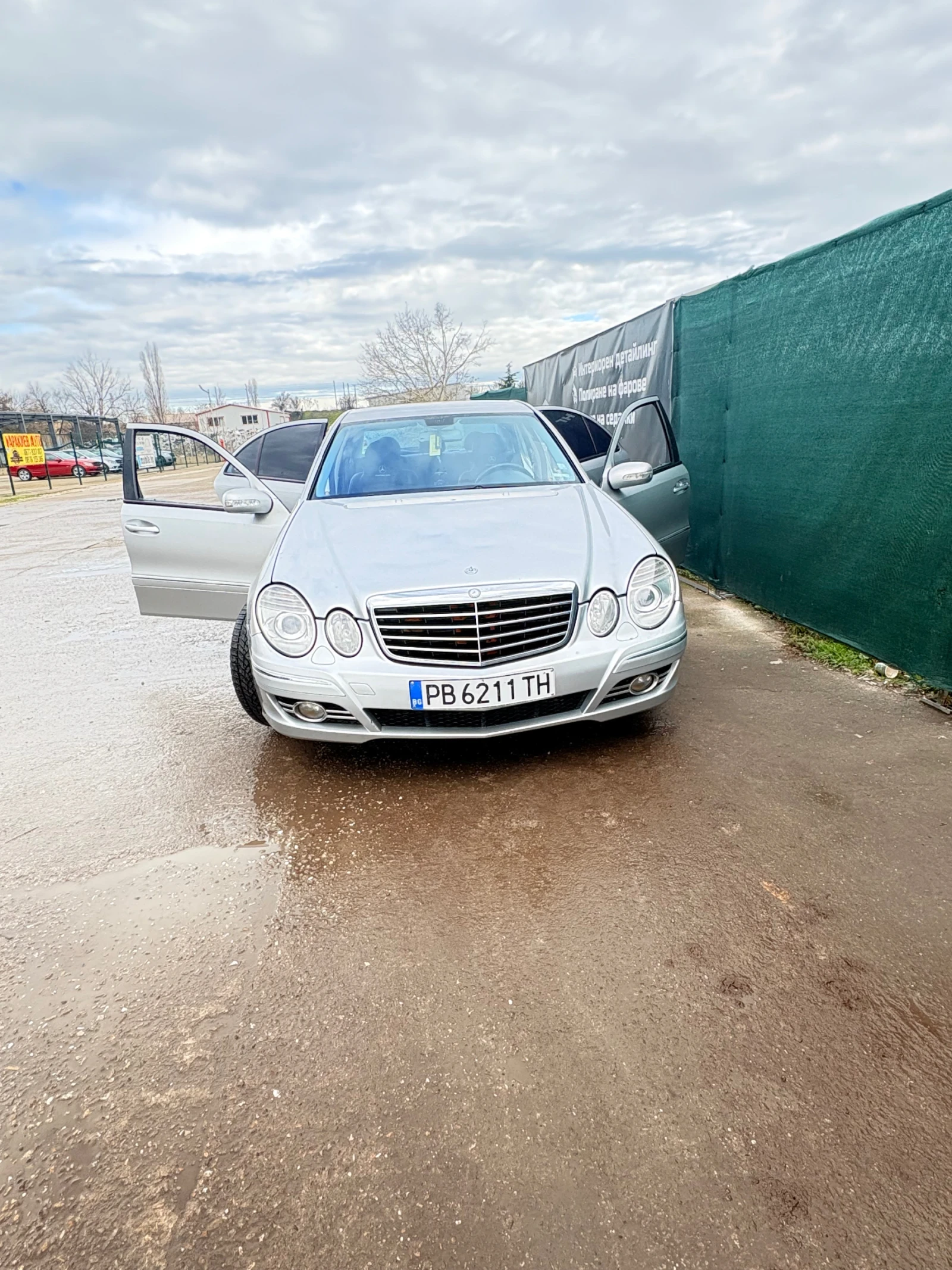 Mercedes-Benz E 270, снимка 12 - Автомобили и джипове - 54862571