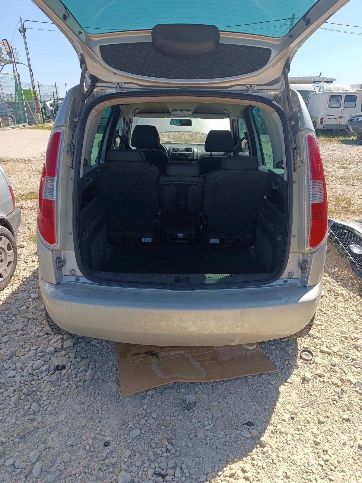 Skoda Roomster 1.4tdi, снимка 6 - Автомобили и джипове - 55458537