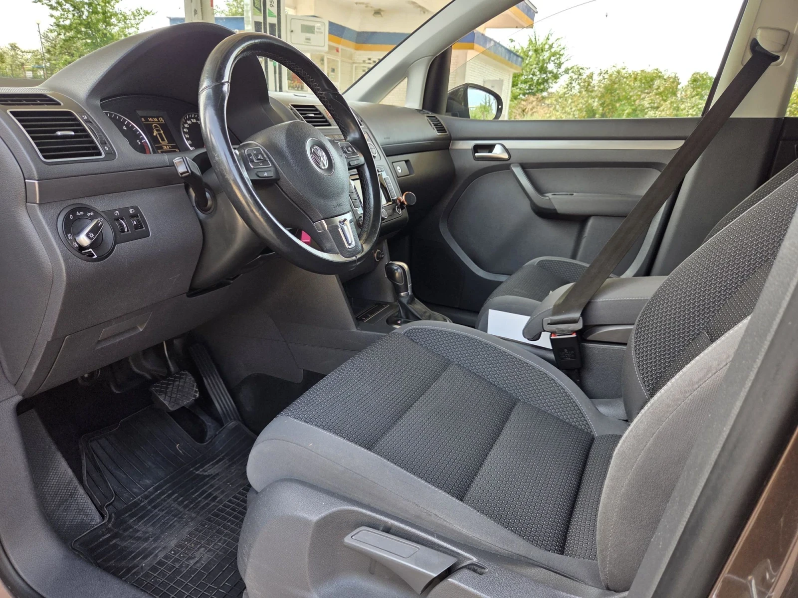 VW Touran 1, 6 tdi 105 hp, снимка 14 - Автомобили и джипове - 55601855