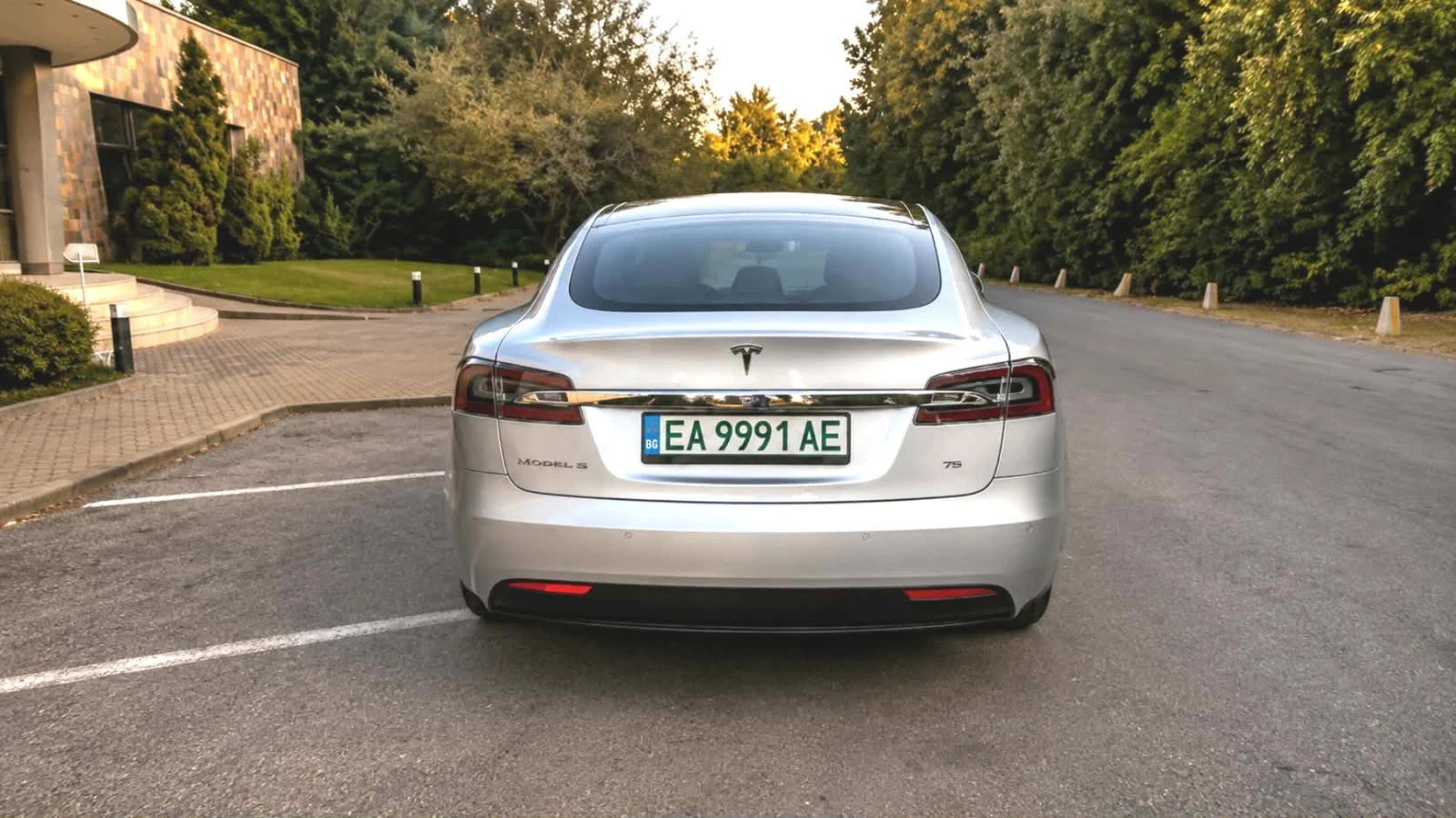 Tesla Model S Tesla S Австрия , снимка 9 - Автомобили и джипове - 55772305