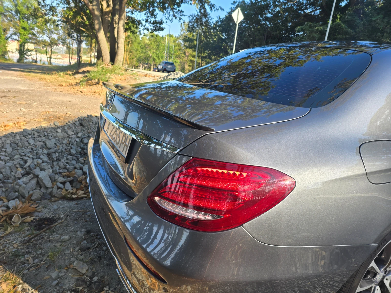 Mercedes-Benz E 220, снимка 8 - Автомобили и джипове - 55817493