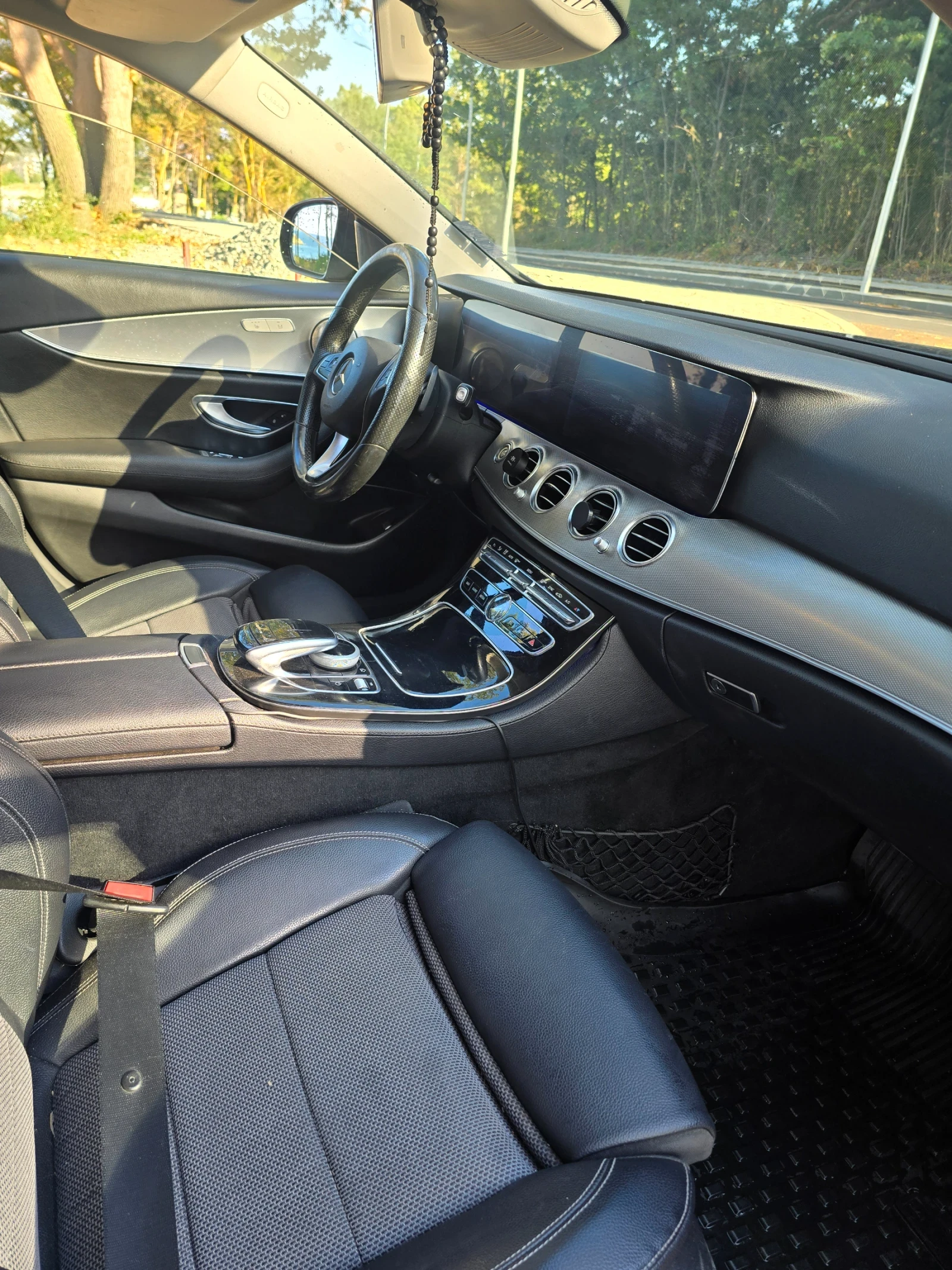 Mercedes-Benz E 220, снимка 5 - Автомобили и джипове - 55817493