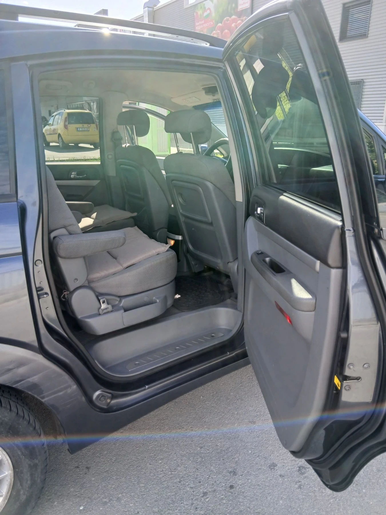 SsangYong Rodius, снимка 11 - Автомобили и джипове - 55931140