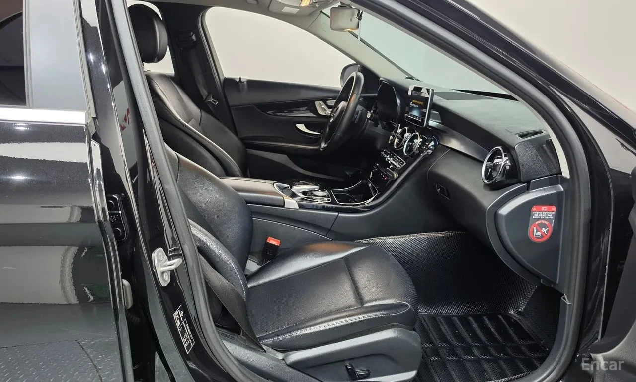 Mercedes-Benz C 200 LED* ПАНОРАМА* ФИКСИРАНА ЦЕНА ДО БЪЛГАРИЯ* , снимка 10 - Автомобили и джипове - 56104328