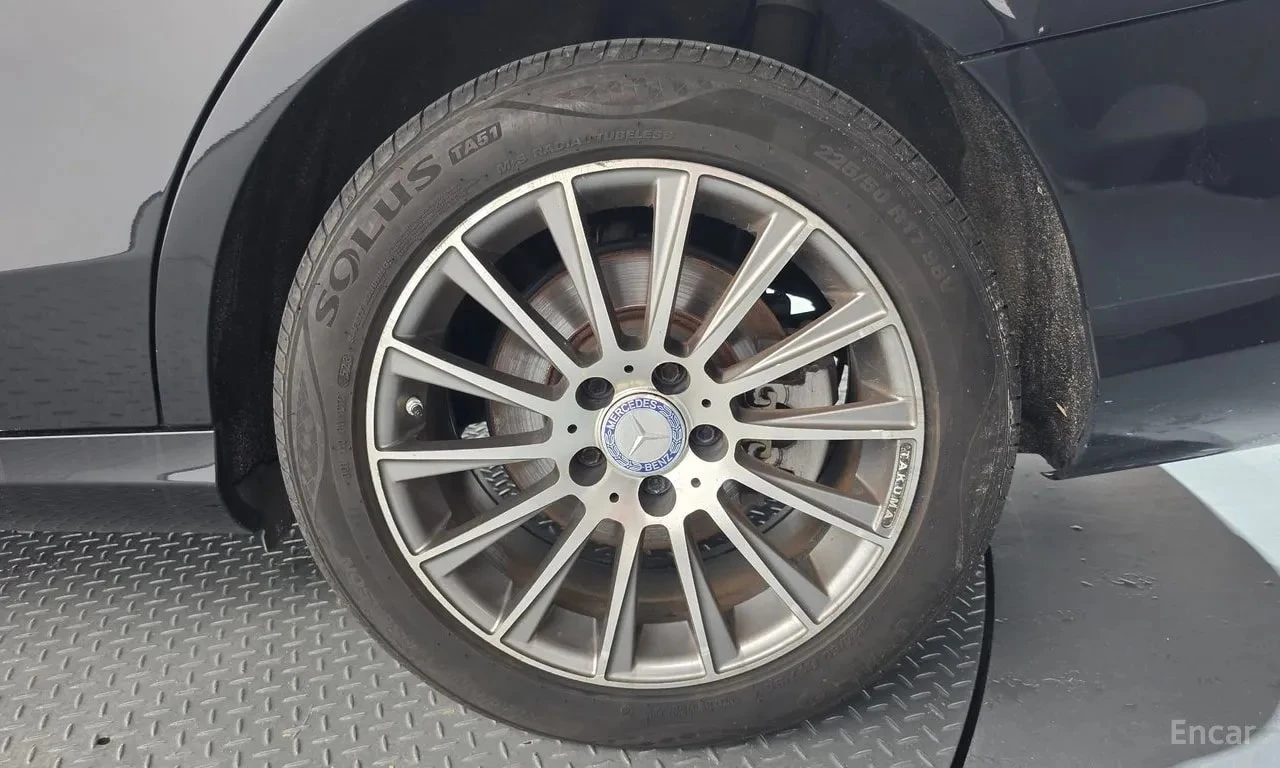 Mercedes-Benz C 200 LED* ПАНОРАМА* ФИКСИРАНА ЦЕНА ДО БЪЛГАРИЯ* , снимка 5 - Автомобили и джипове - 56104328