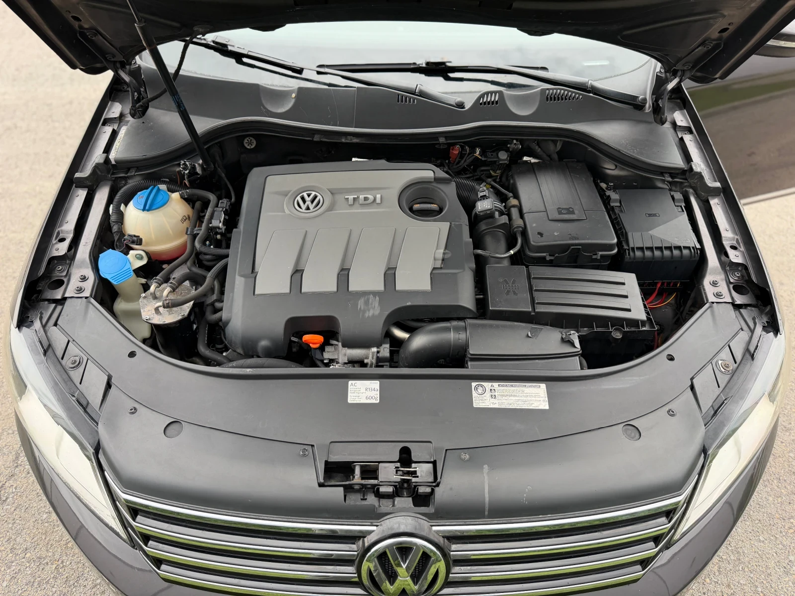 VW Passat 1.6TDI , снимка 15 - Автомобили и джипове - 56531113
