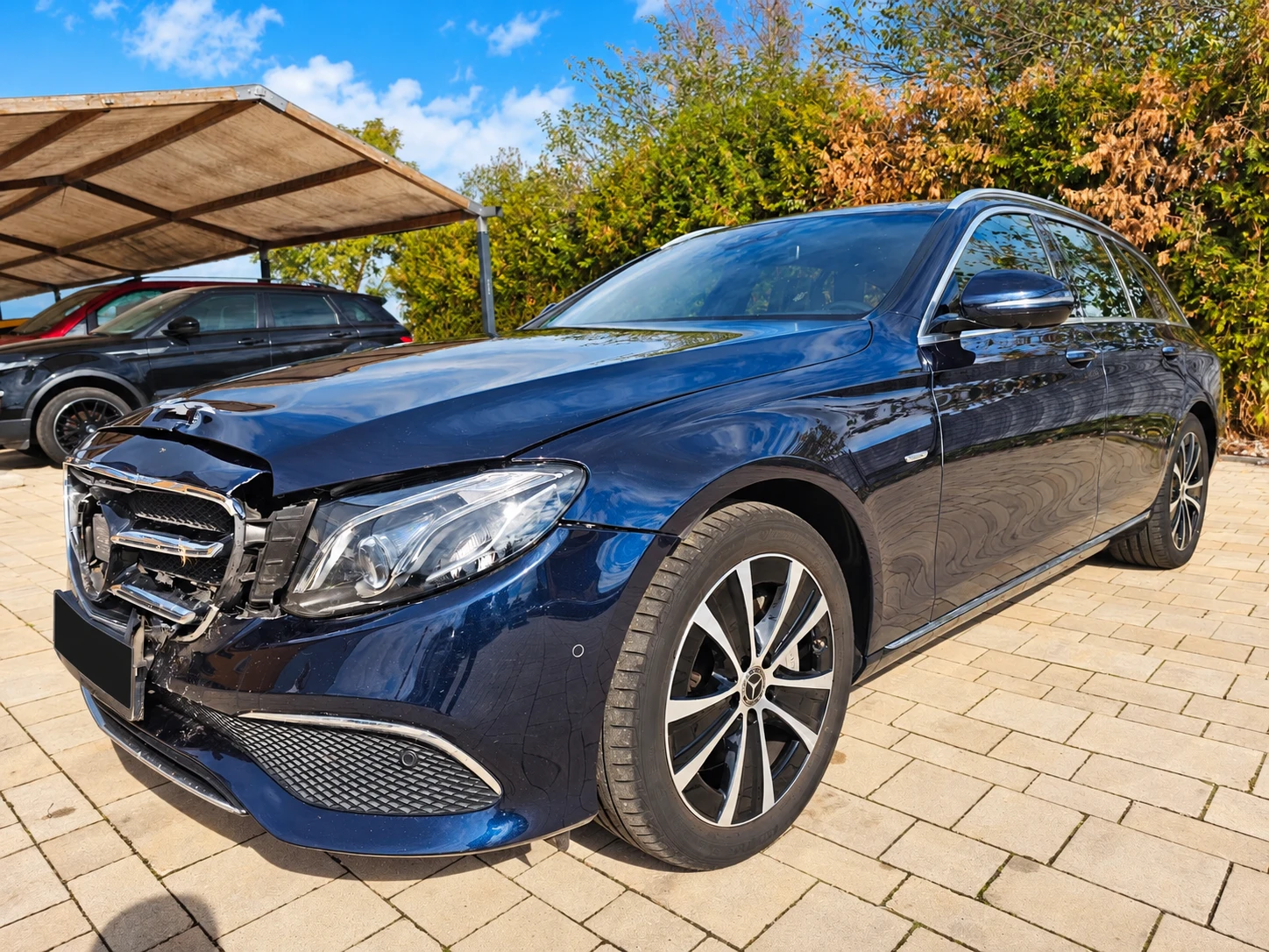 Mercedes-Benz E 400 Burmester, Панорама
