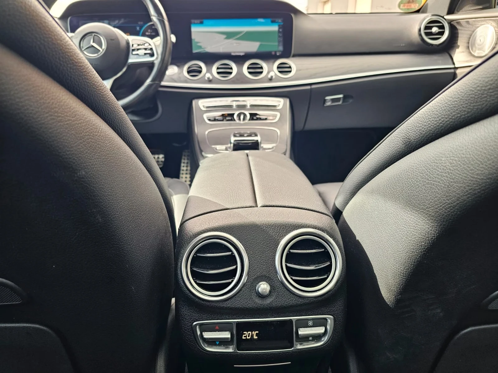Mercedes-Benz E 400 Burmester, Панорама, снимка 14 - Автомобили и джипове - 56701106