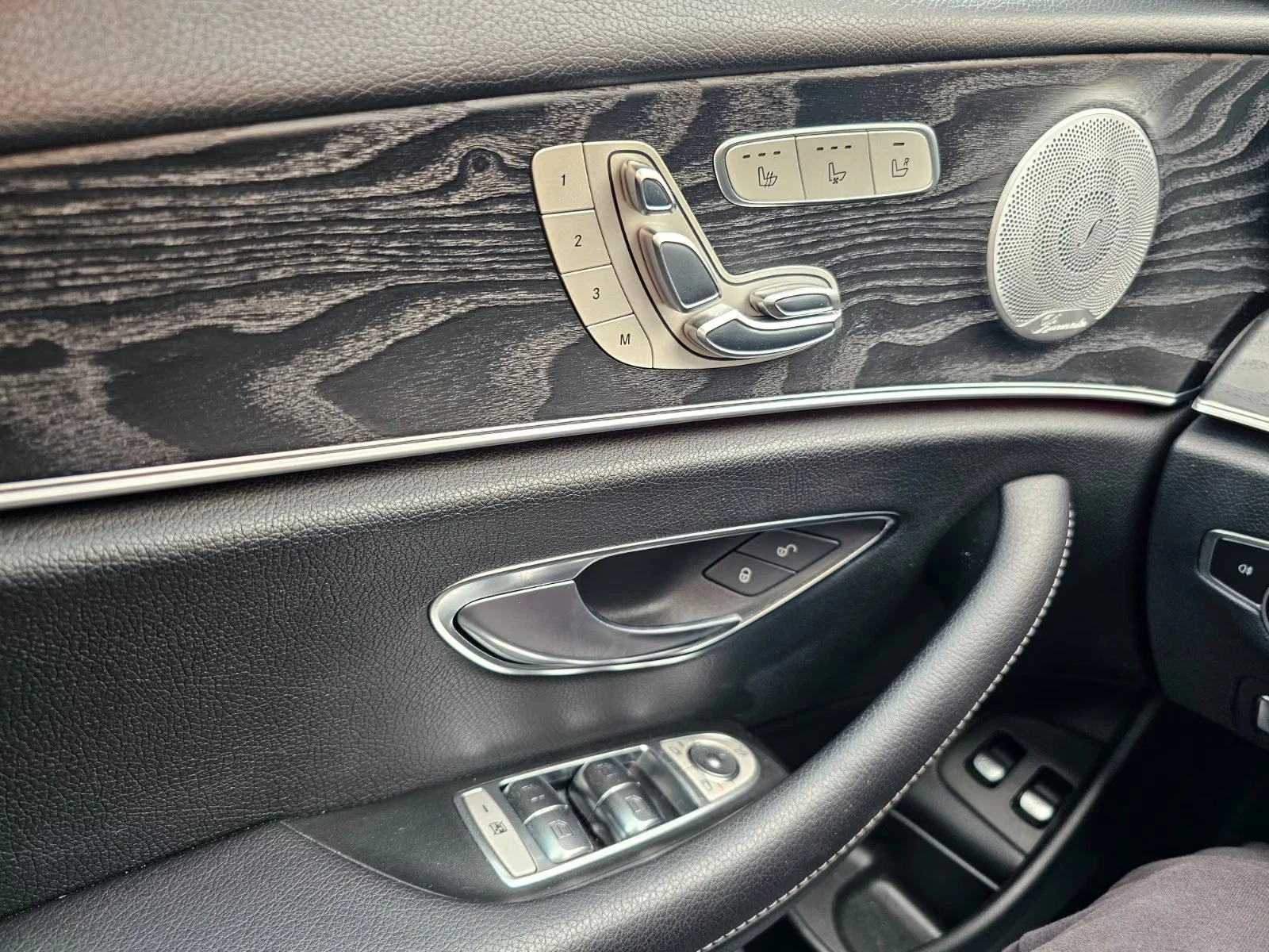 Mercedes-Benz E 400 Burmester, Панорама, снимка 16 - Автомобили и джипове - 56701106