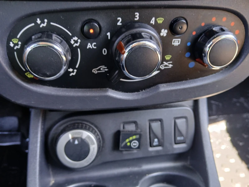 Dacia Duster 4x4-1.6-105k.LPG, снимка 5 - Автомобили и джипове - 53383396