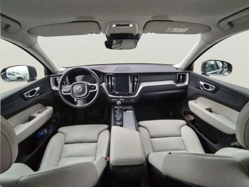 Volvo XC60 2.0 D5, снимка 11 - Автомобили и джипове - 53528894