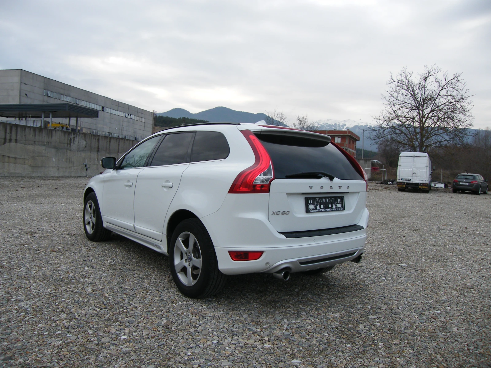 Volvo XC60 2.0D - изображение 5