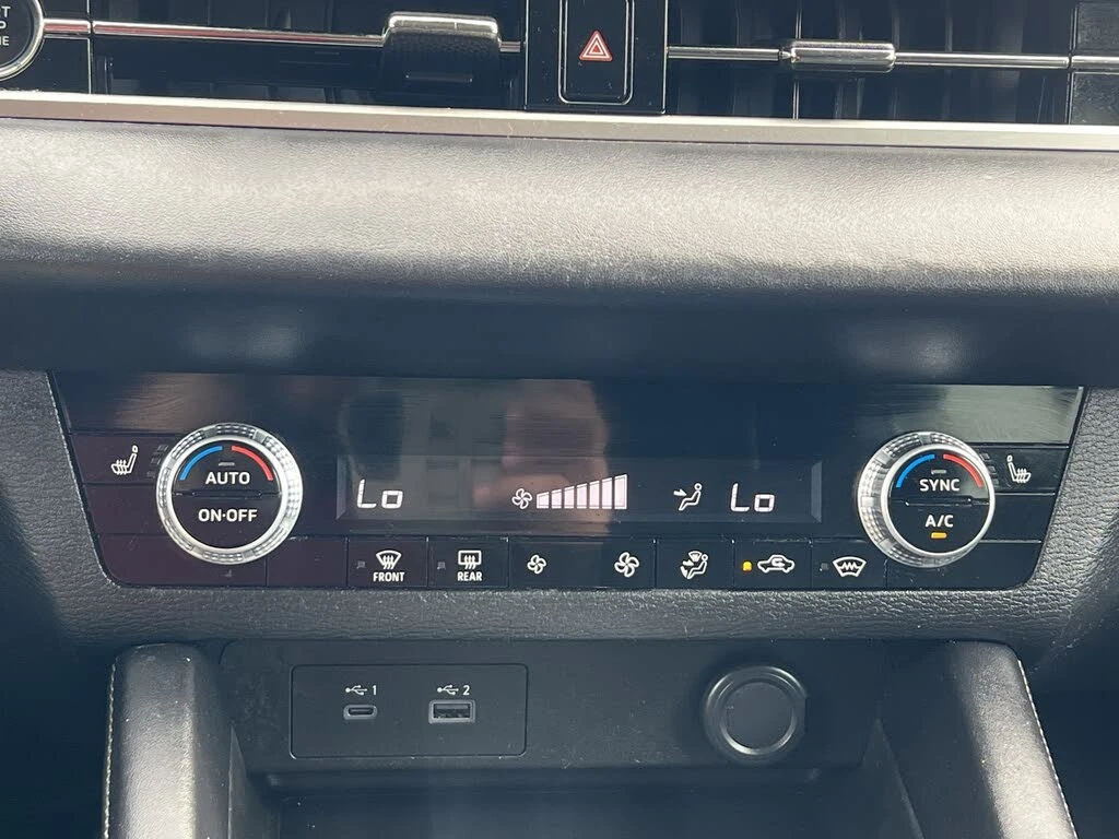 Mitsubishi Outlander ES S-AWC* * * 7 *  *  | Mobile.bg   13