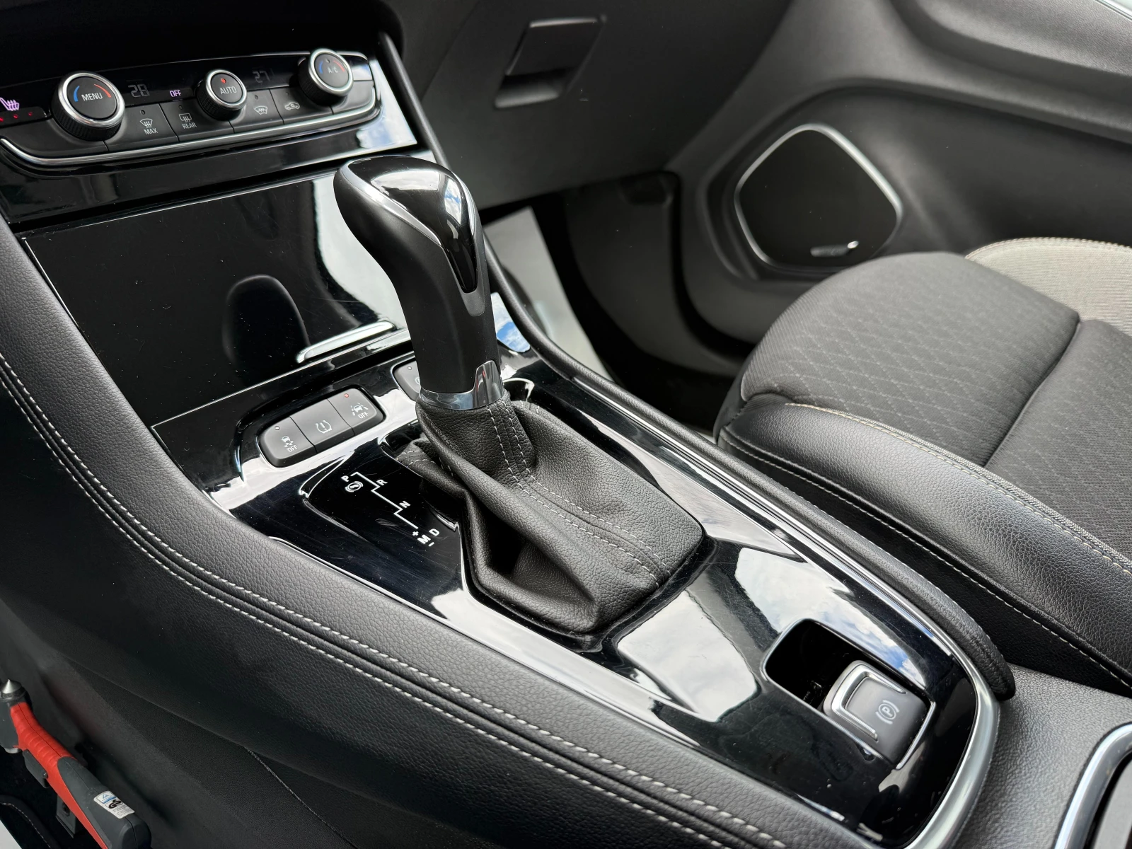 Opel Grandland X, снимка 12 - Автомобили и джипове - 54123235