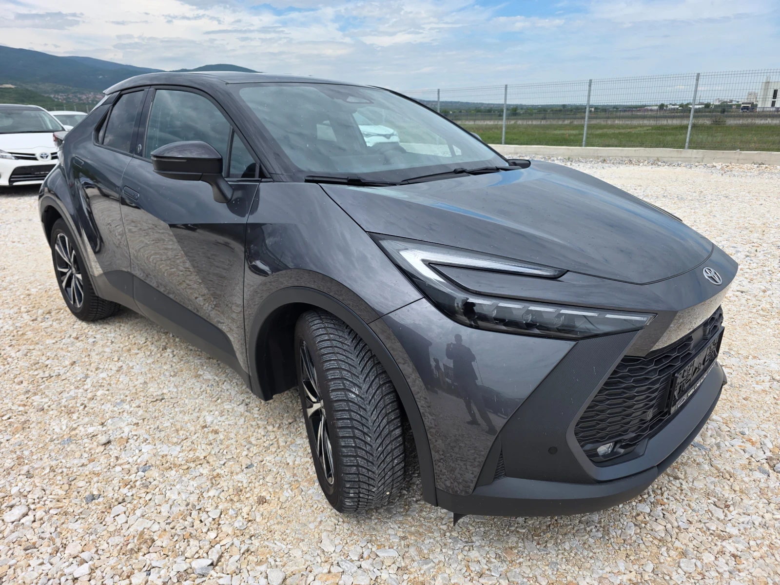 Toyota C-HR 1.8 HEV TEAM D в Гаранция Обслужен, снимка 2 - Автомобили и джипове - 54647248
