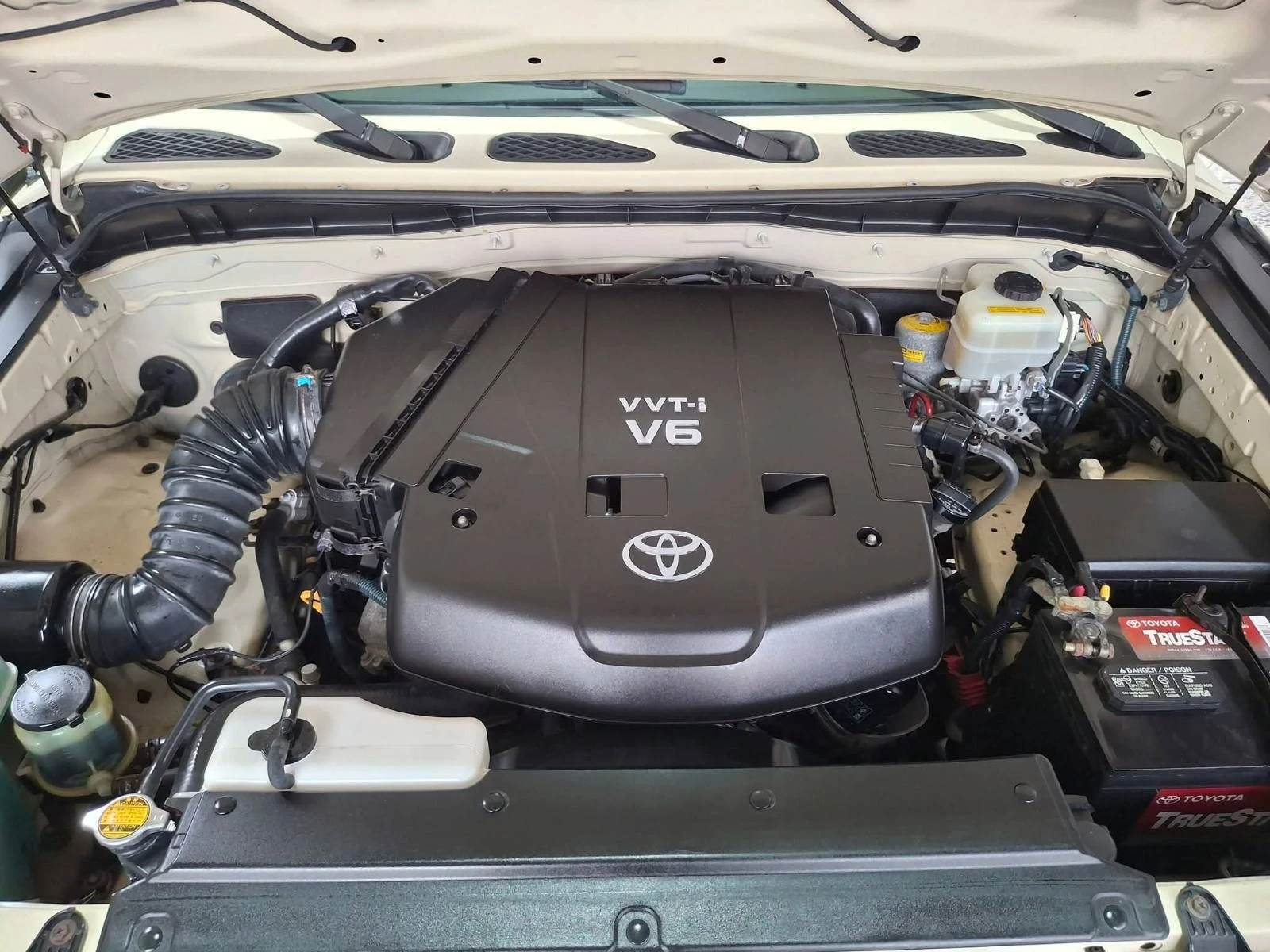Toyota Fj cruiser, снимка 8 - Автомобили и джипове - 56168186