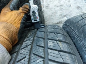 Гуми Зимни 225/65R17, снимка 4 - Гуми и джанти - 41291096