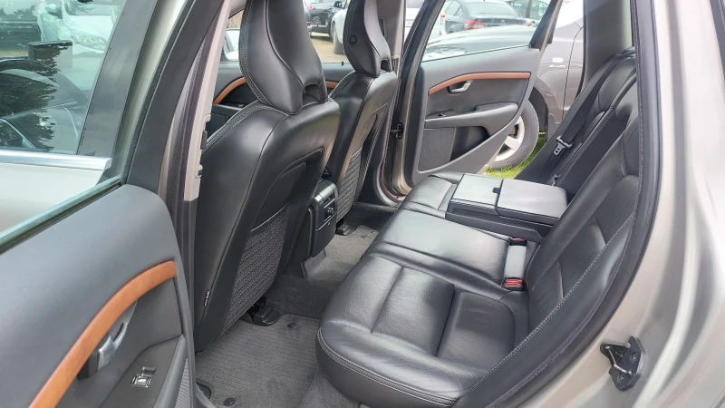 Volvo Xc70 2.4, D5, 205к.с.4&#215;4 , снимка 9 - Автомобили и джипове - 49858179