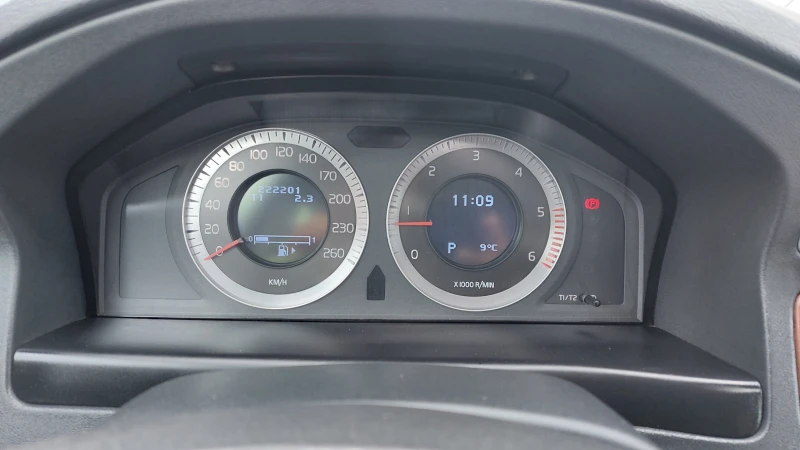 Volvo Xc70 2.4, D5, 205к.с.4&#215;4 , снимка 14 - Автомобили и джипове - 49858179