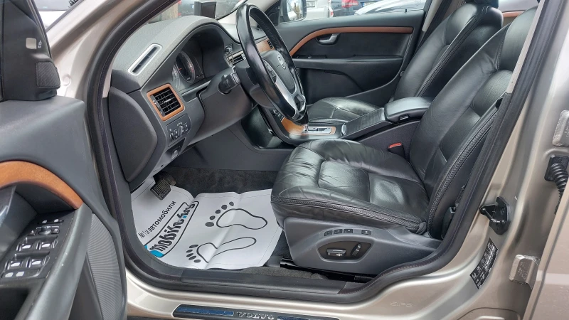 Volvo Xc70 2.4, D5, 205к.с.4&#215;4 , снимка 10 - Автомобили и джипове - 49858179