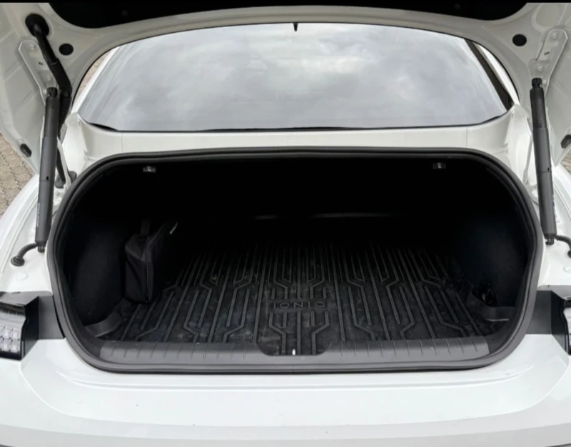 Hyundai Ioniq 6 77, 4kw , снимка 8 - Автомобили и джипове - 51676009