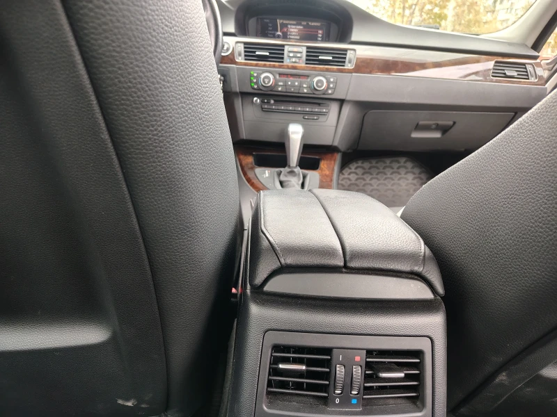BMW 330 Facelift, снимка 10 - Автомобили и джипове - 51850646