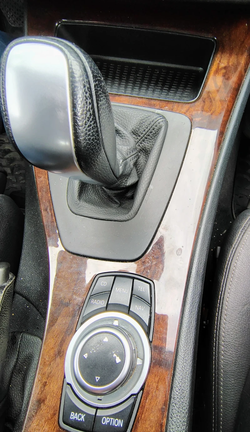 BMW 330 Facelift, снимка 9 - Автомобили и джипове - 51850646