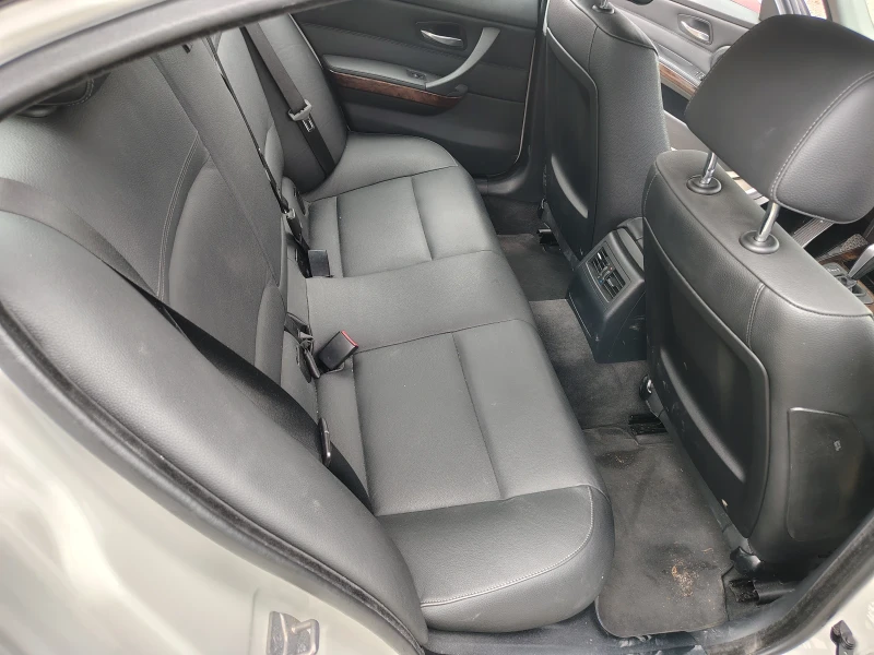 BMW 330 Facelift, снимка 7 - Автомобили и джипове - 51850646