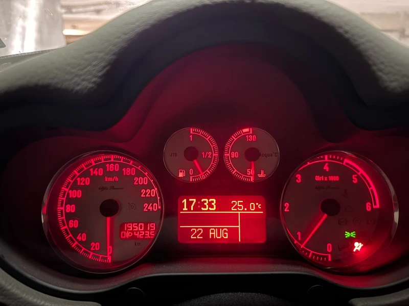 Alfa Romeo 147 1.9JTDM, снимка 9 - Автомобили и джипове - 53180734