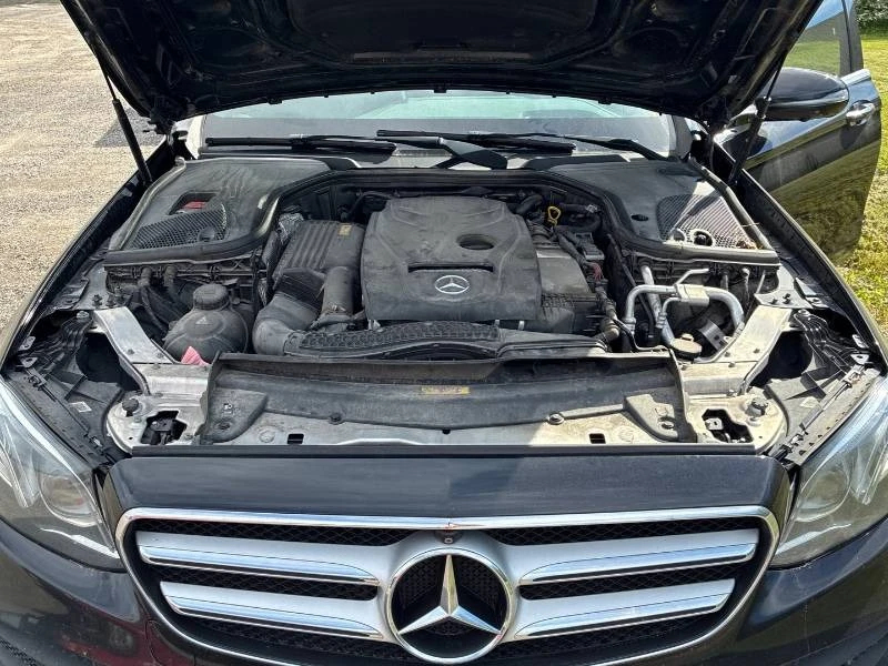 Mercedes-Benz E 300 * 4MATIC * 360 * CARFAX * ОПЦИЯ ЗА ФИНАНСИРАНЕ, снимка 14 - Автомобили и джипове - 55317580