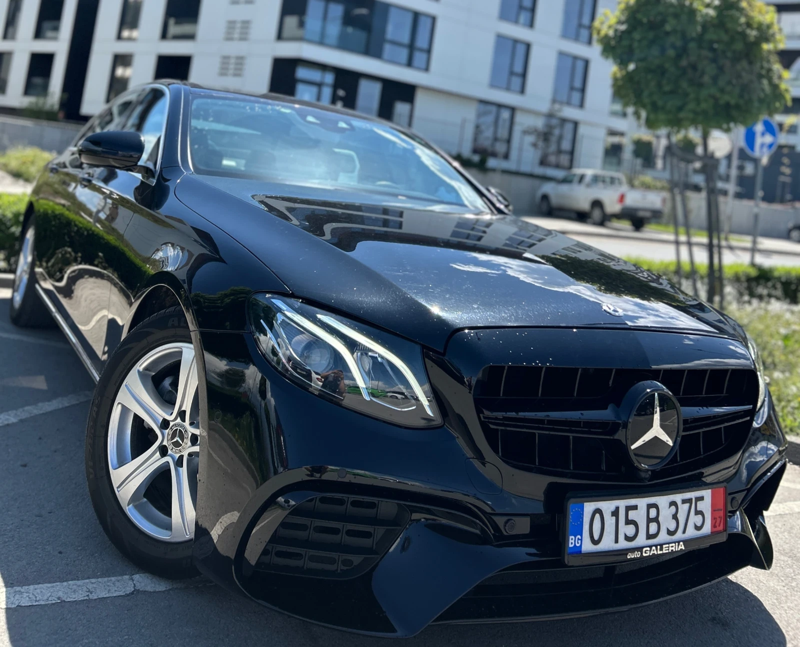 Mercedes-Benz E 220 6.3 PACKET/2.2D/FULL LED/AMG/TOP - изображение 2
