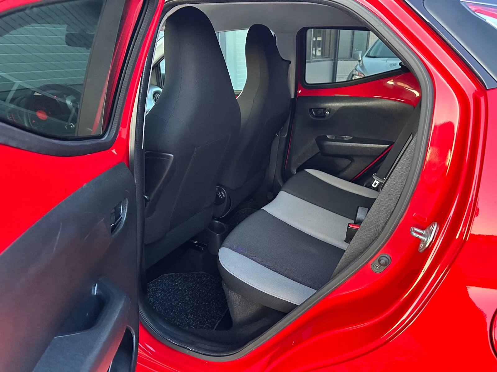 Toyota Aygo 1.0 vvti КЛИМАТРОНИК КАМЕРА МЕДИЯ - изображение 10