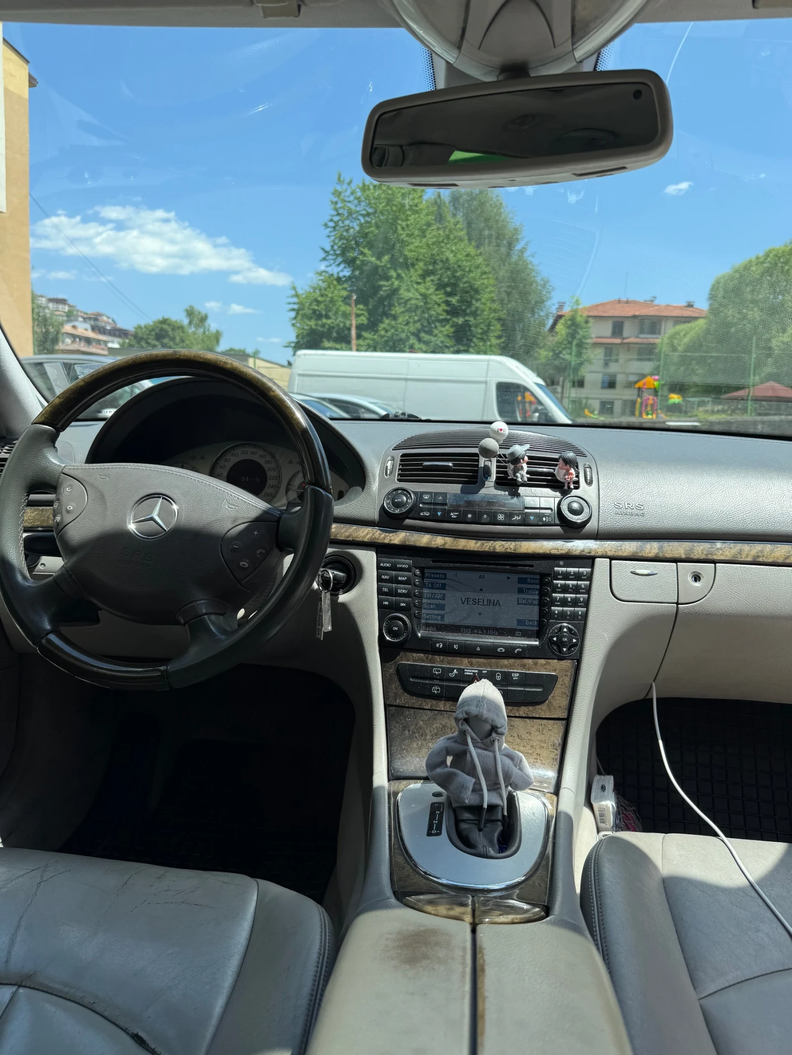 Mercedes-Benz E 320  - изображение 10