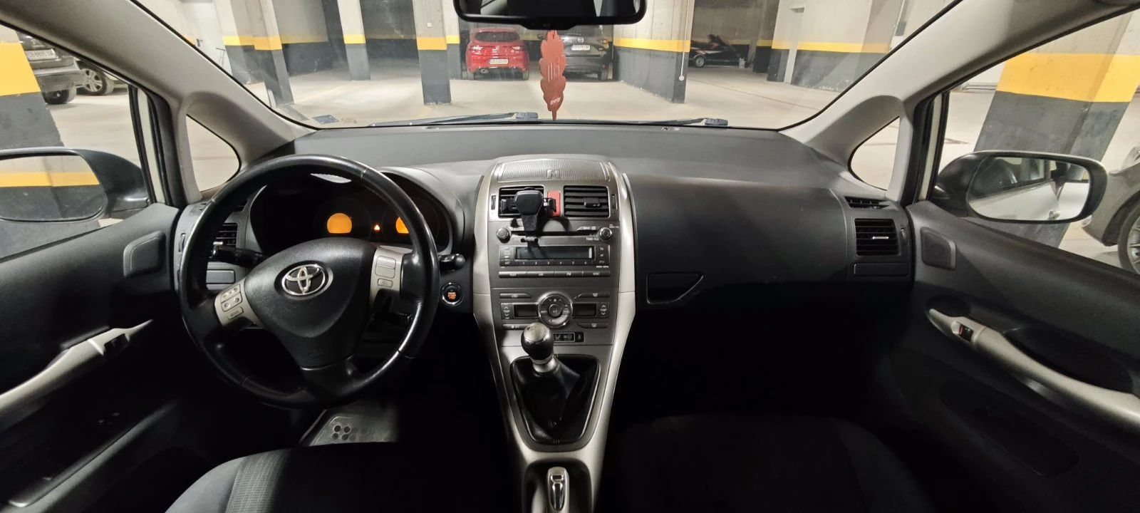 Toyota Auris  - изображение 8