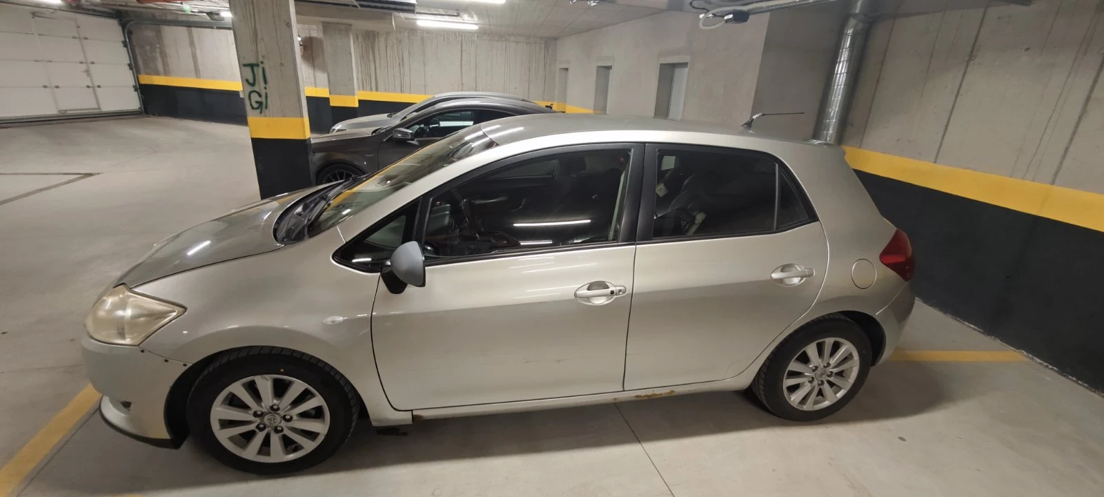Toyota Auris  - изображение 7