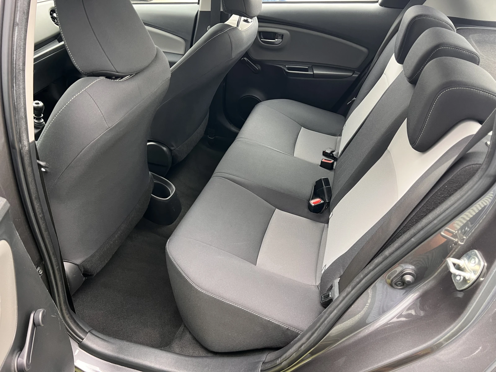 Toyota Yaris TERRA/1.5VVT-I/112K.C./6MT - изображение 10