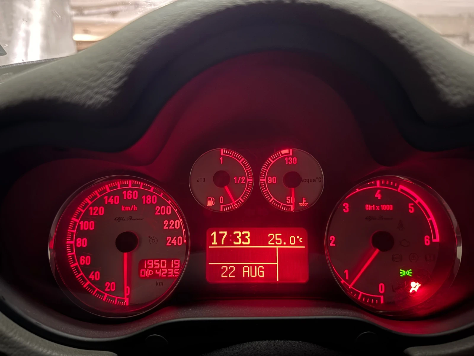 Alfa Romeo 147 1.9JTDM - изображение 9