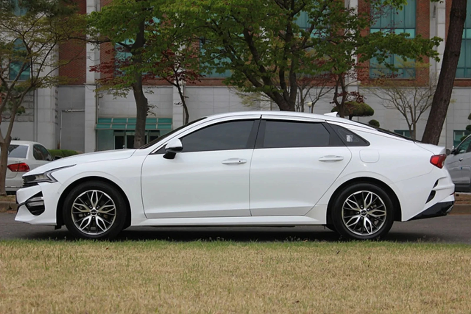 Kia K5 2.0 Lpi, снимка 7 - Автомобили и джипове - 54520459