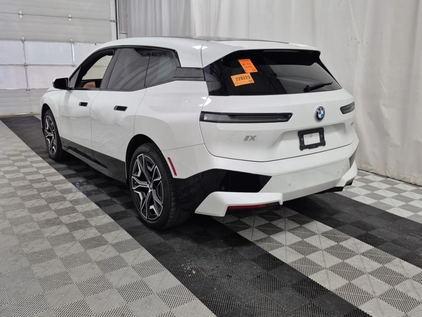 BMW iX 8 ГОДИНИ ГАРАНЦИЯ, снимка 4 - Автомобили и джипове - 55222436