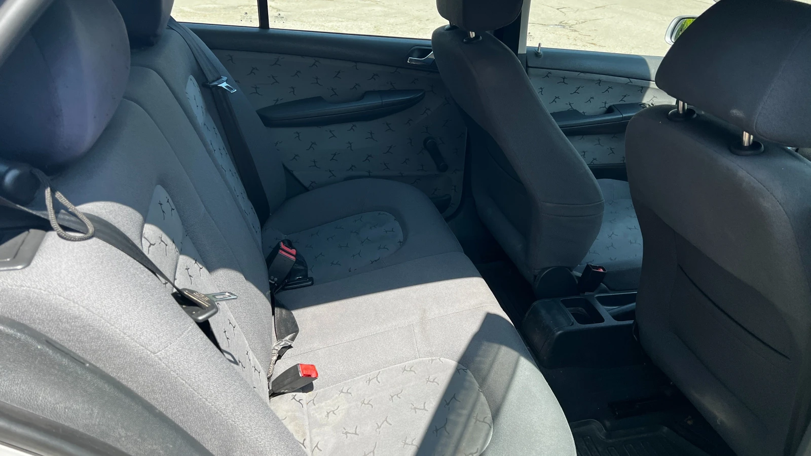 Skoda Fabia 6Y, снимка 4 - Автомобили и джипове - 55989556