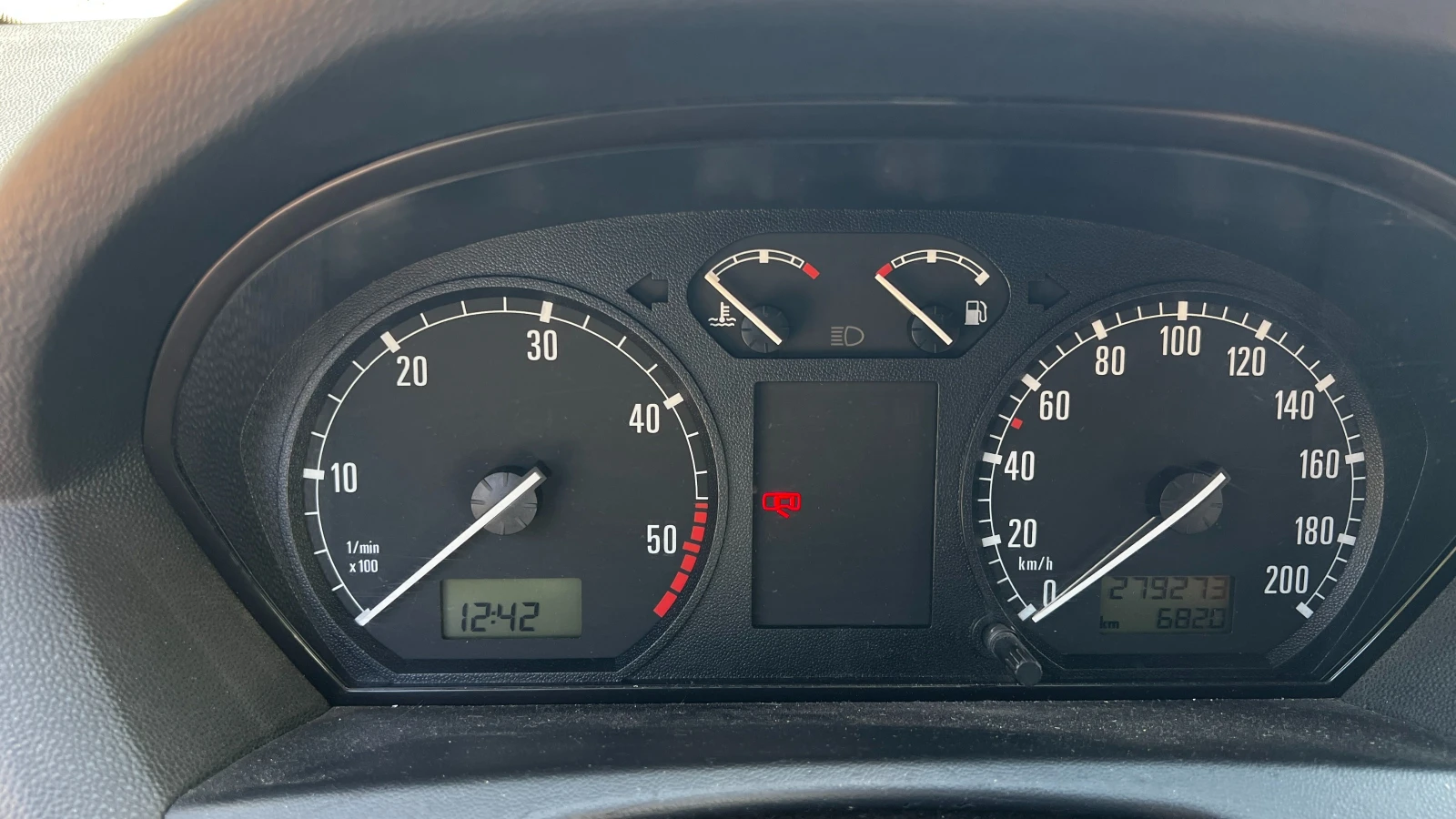 Skoda Fabia 6Y, снимка 6 - Автомобили и джипове - 55989556