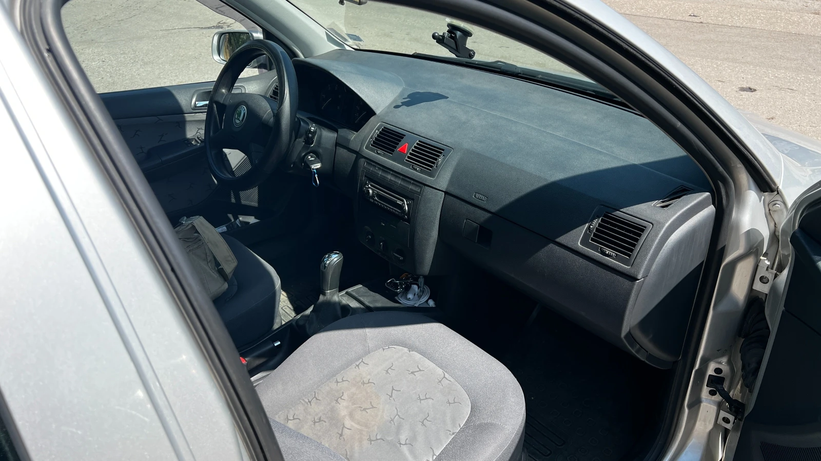 Skoda Fabia 6Y, снимка 3 - Автомобили и джипове - 55989556