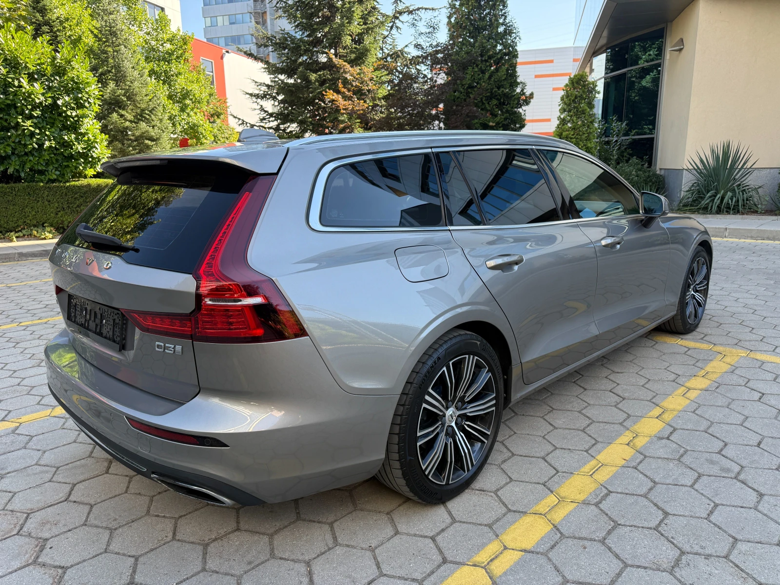 Volvo V60 2.0D* INSCRIPTION* , снимка 4 - Автомобили и джипове - 55998660
