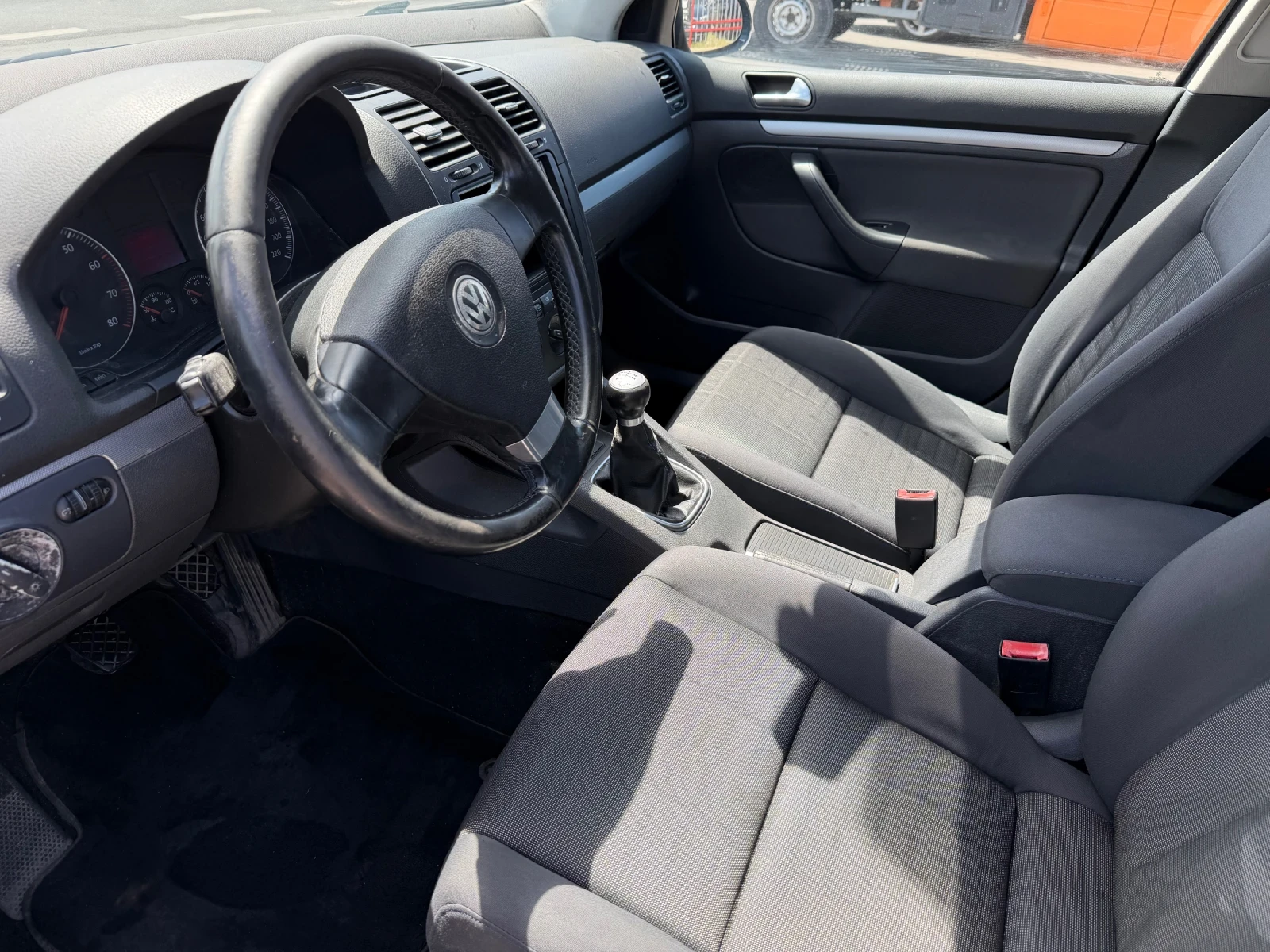 VW Golf 1.4 Клима 80к.с., снимка 6 - Автомобили и джипове - 56526736