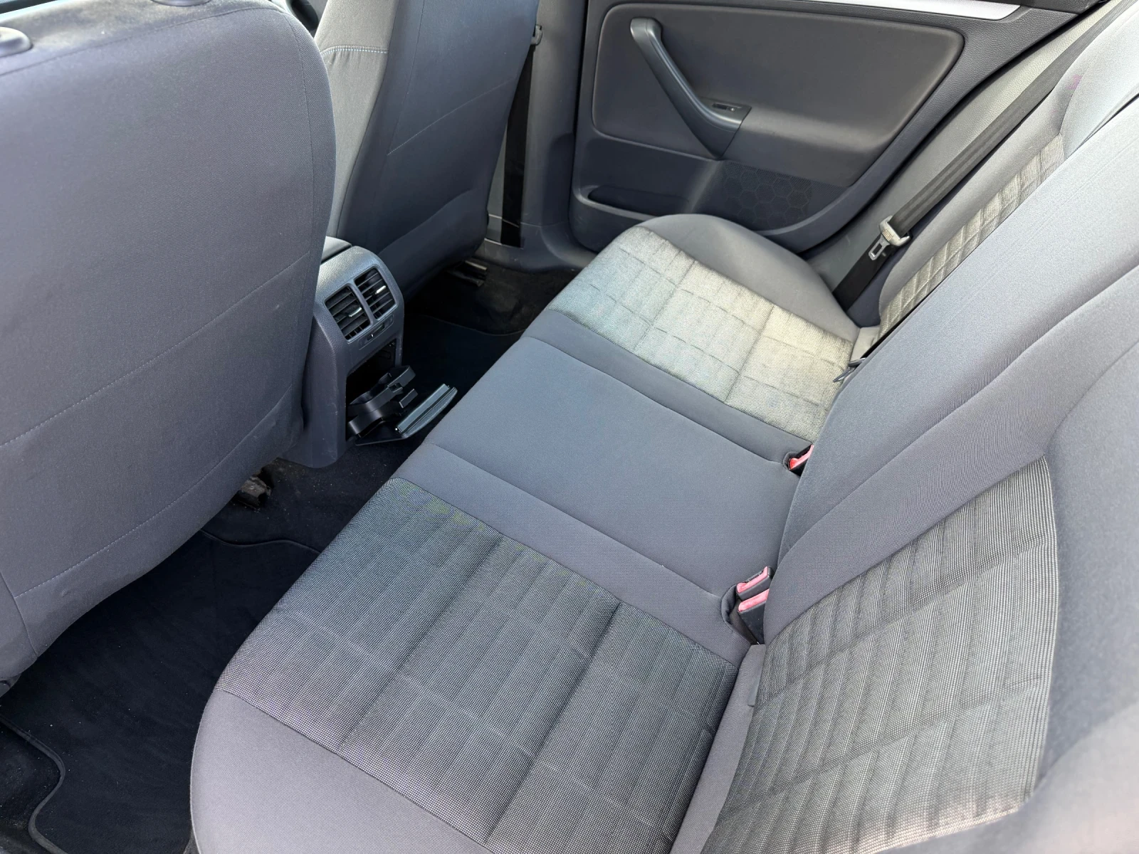 VW Golf 1.4 Клима 80к.с., снимка 7 - Автомобили и джипове - 56526736