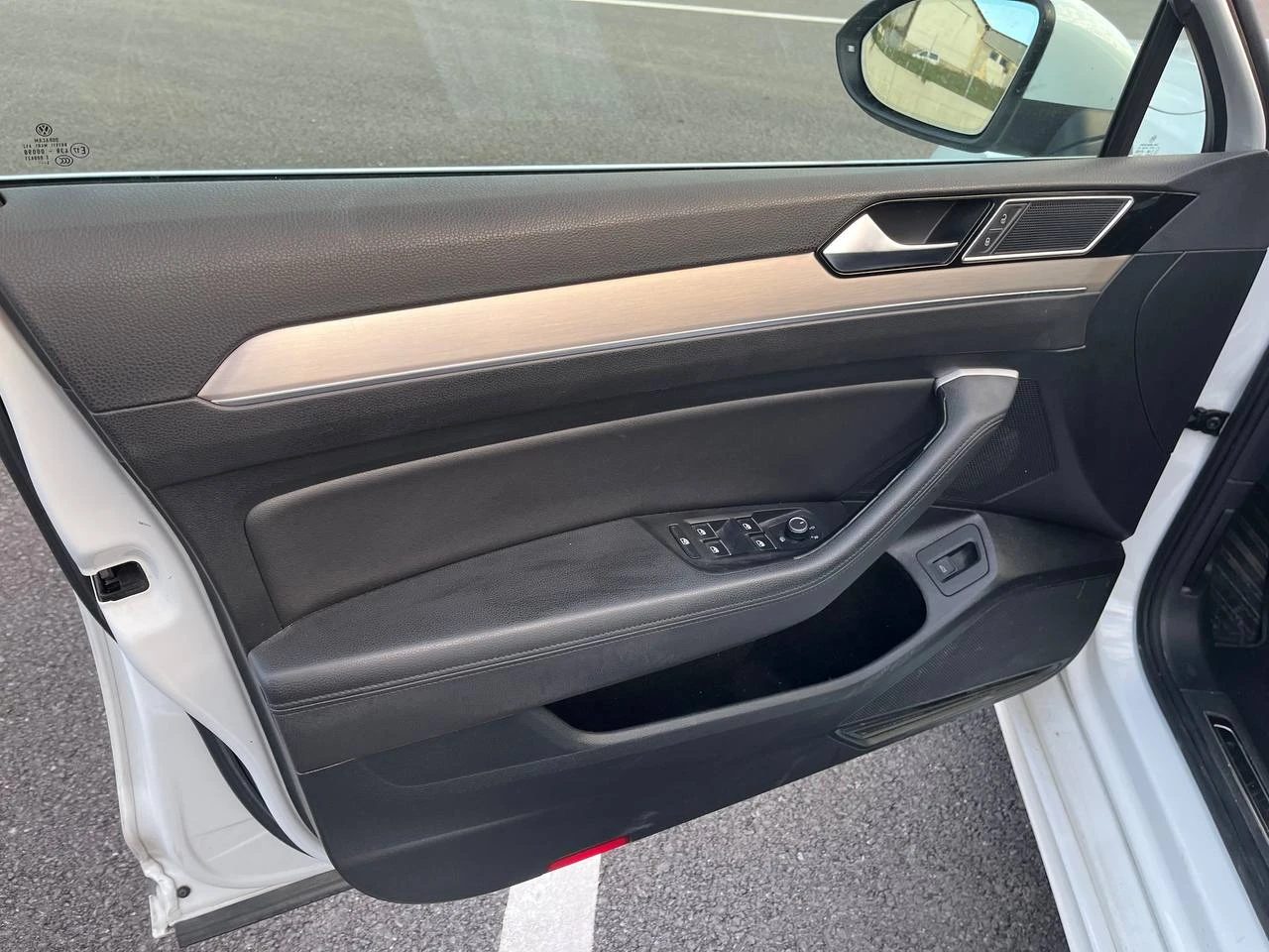 VW Passat R-Line B8 Variant, снимка 11 - Автомобили и джипове - 56616913