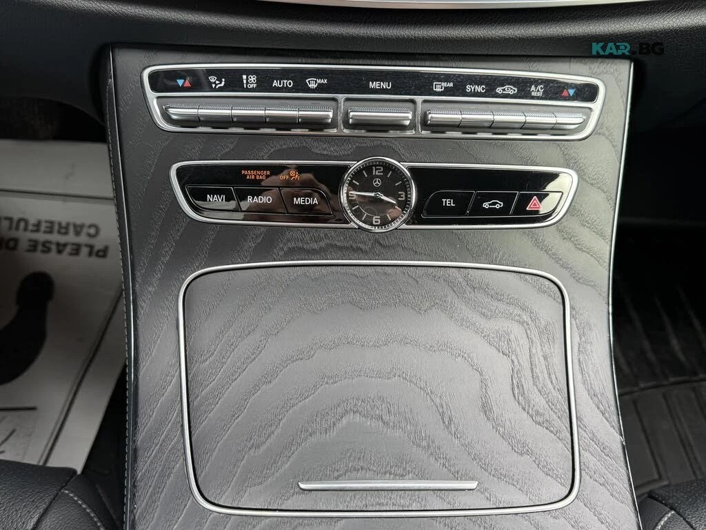 Mercedes-Benz E 350 4MATIC* BURMESTER* PANORAMA* , снимка 10 - Автомобили и джипове - 56726468