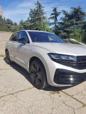 VW Touareg R eHybrid 4MOTION * 2024г* , снимка 2