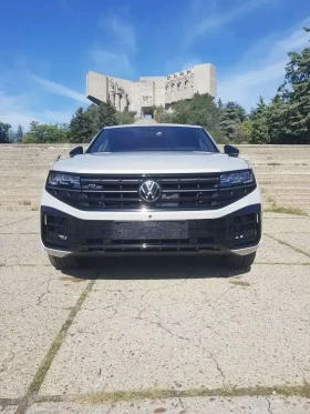 VW Touareg R eHybrid 4MOTION * 2024г* , снимка 1